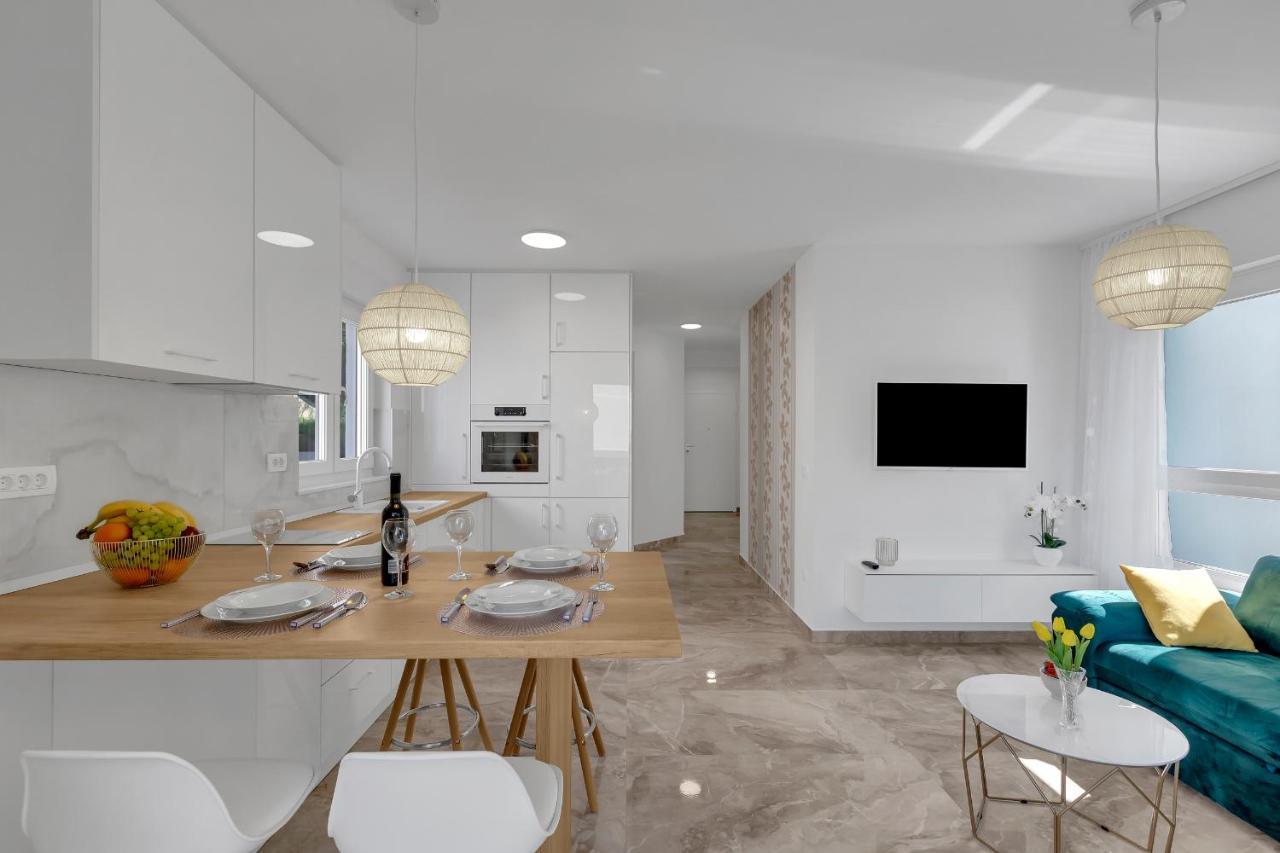 Apartment M&L Makarska Eksteriør billede